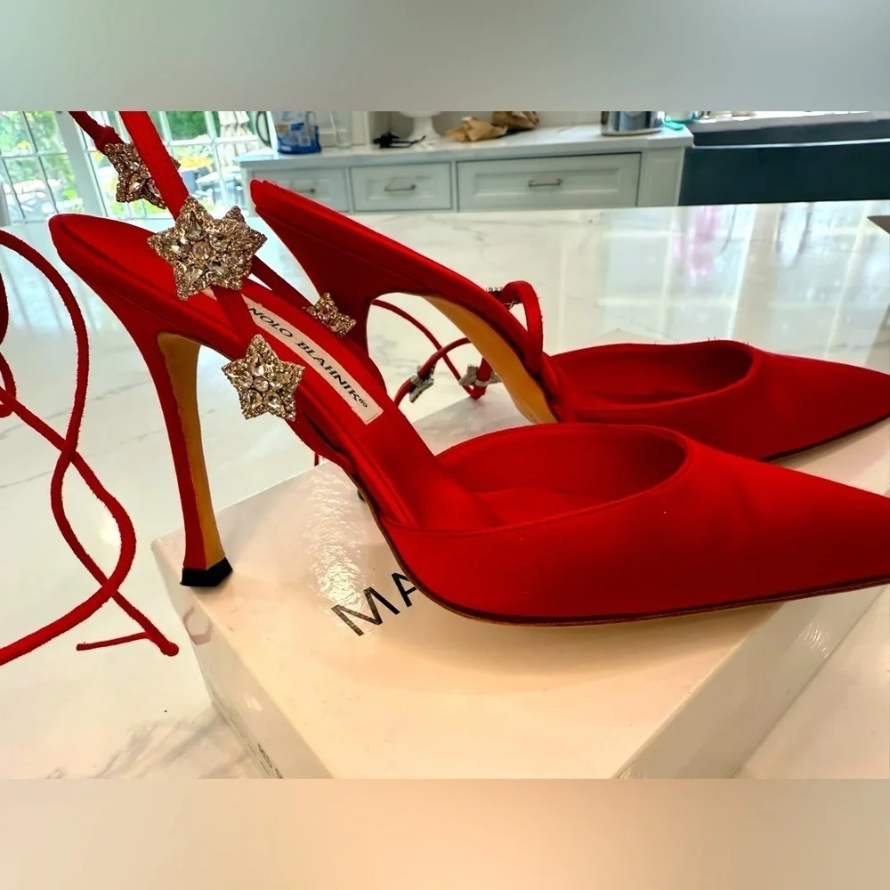 MANOLO BLAHNIKS NEW Kioto red satin pointy toe lace up stars size 39 RARE!!